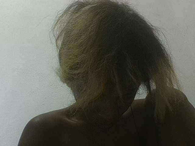 le modèle Maevah est en webcam porno dans un show sur le site bongacams, il possède les tags suivants: Ebony,Brunette,Hairy