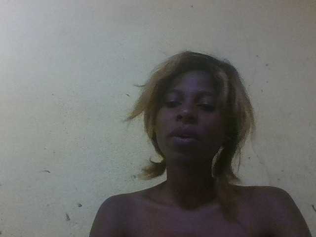 Maevah Live Cam on BongaCams