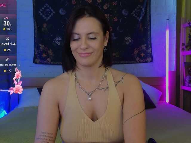 Elle-Brooke1's BongaCams show and profile