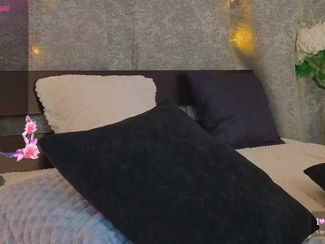 Elle-Brooke1's BongaCams show and profile