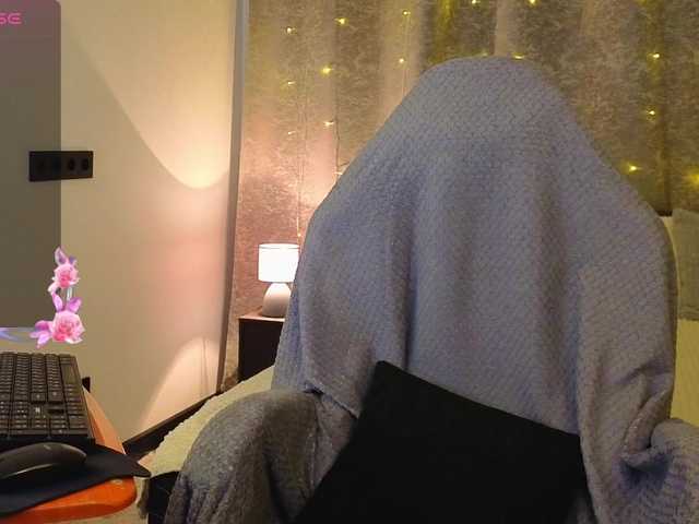 Elle-Brooke1's BongaCams show and profile