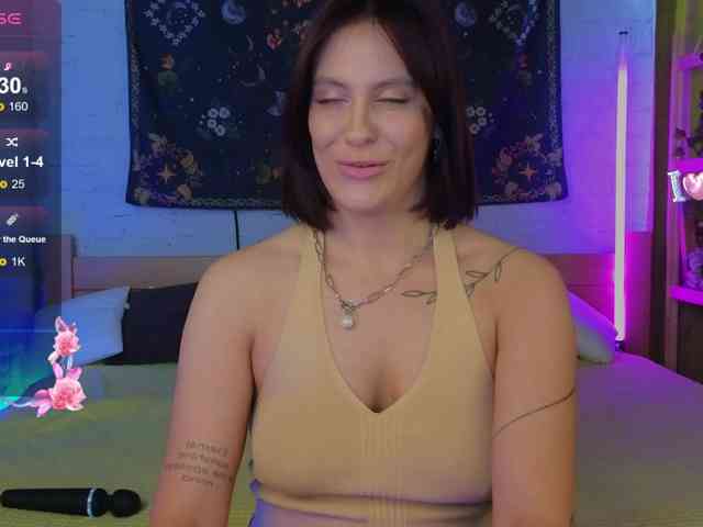 Elle-Brooke1 Live Webcam on BongaCams