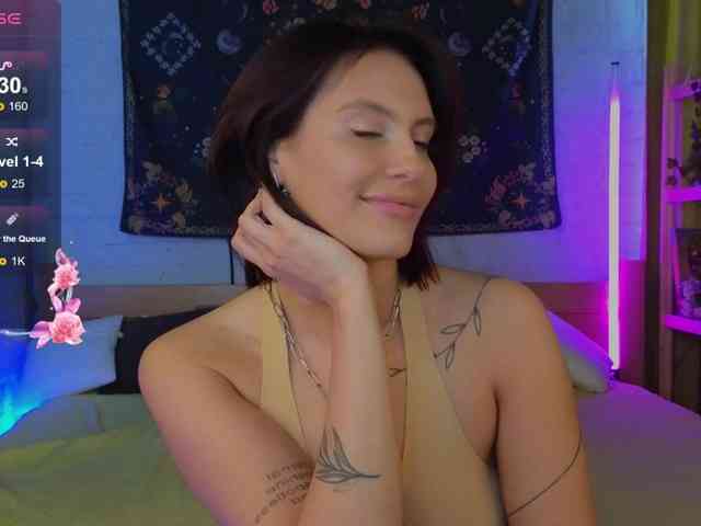 Elle-Brooke1 Live Webcam on BongaCams