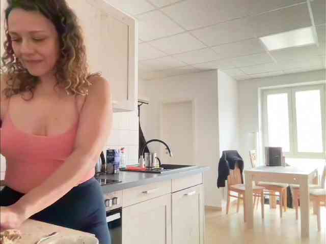 CurlyShakira CurlyShakira