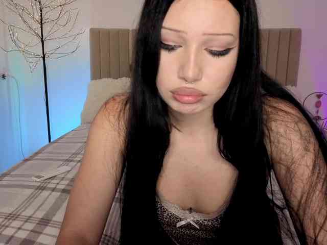 Monika-sexyy webcam