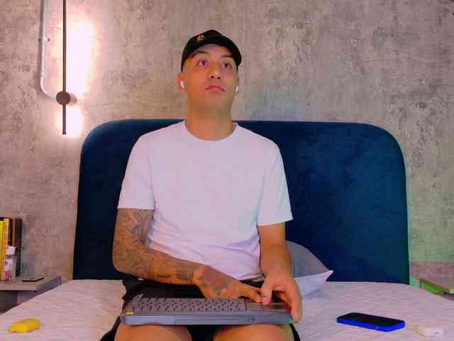 Tommy-Blue Tommy-Blue