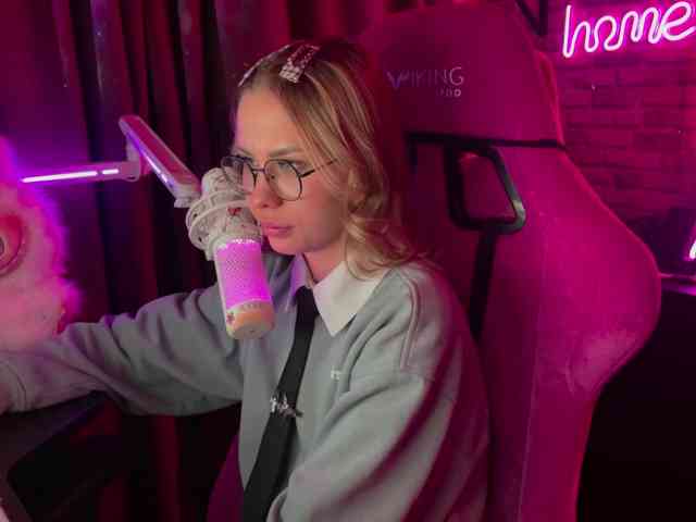 Sosalo4kaaa Live Webcam on BongaCams