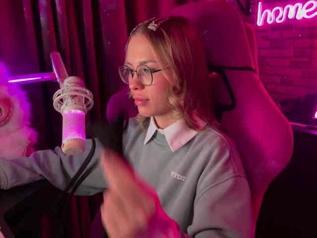 Sosalo4kaaa Live Webcam on BongaCams