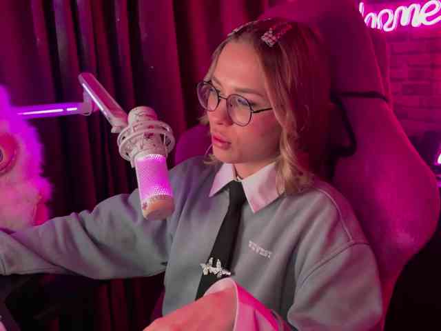 Sosalo4kaaa Live Webcam on BongaCams