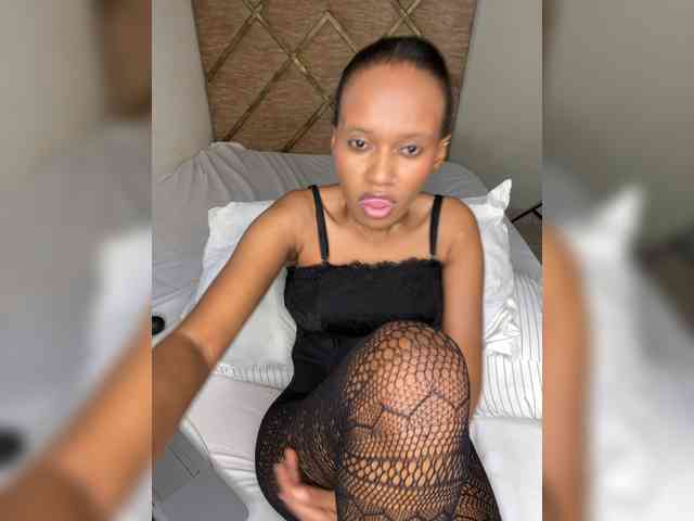 Slutykittyxxx webcam