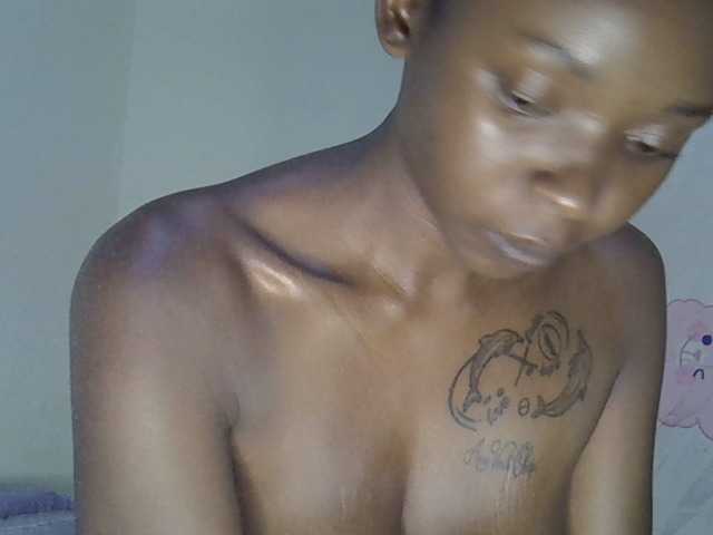 Sexxyglow broadcasting live