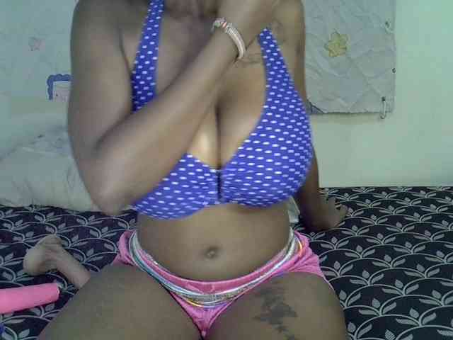 Sexxyglow Live Webcam on BongaCams