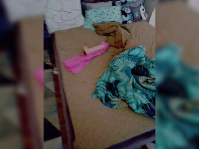 Eva-4's BongaCams show and profile