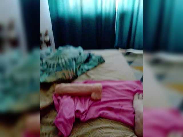 Eva-4's BongaCams show and profile