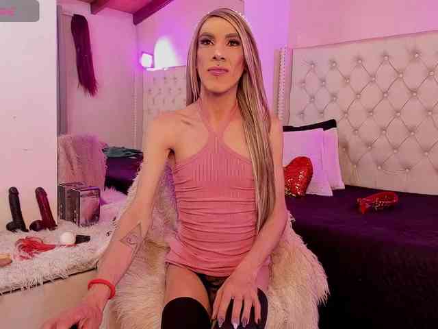 MaddyXL Live Webcam on BongaCams