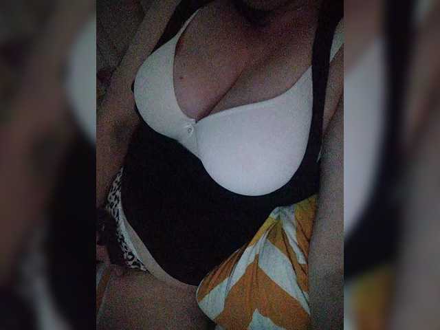 le modèle Lina7 est en webcam porno dans un show sur le site bongacams, il possède les tags suivants: White/Caucasian,Brunette,Shaved