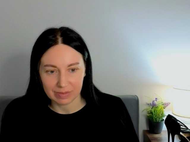 le modèle MiaFoxy est en webcam porno dans un show sur le site bongacams, il possède les tags suivants: White/Caucasian,Brunette,Trimmed