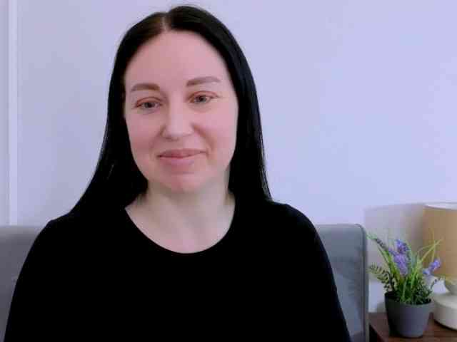 MiaFoxy Live Webcam on BongaCams