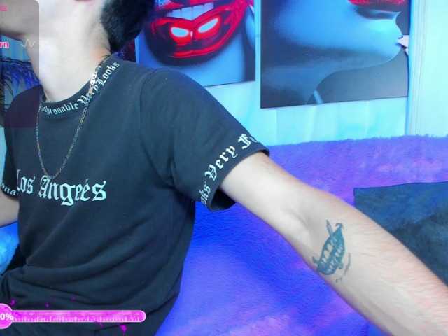 CandyBlade-Duo broadcasting live