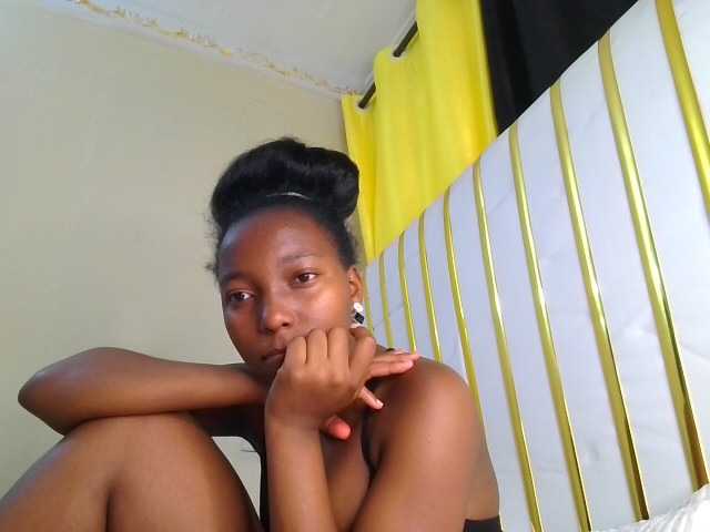 Brownchickebony's BongaCams show and profile