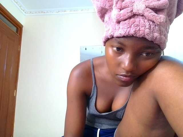 Brownchickebony webcam