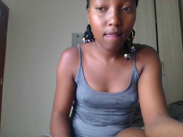 Brownchickebony broadcasting live