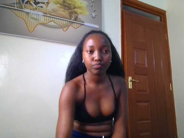 Brownchickebony's BongaCams show and profile