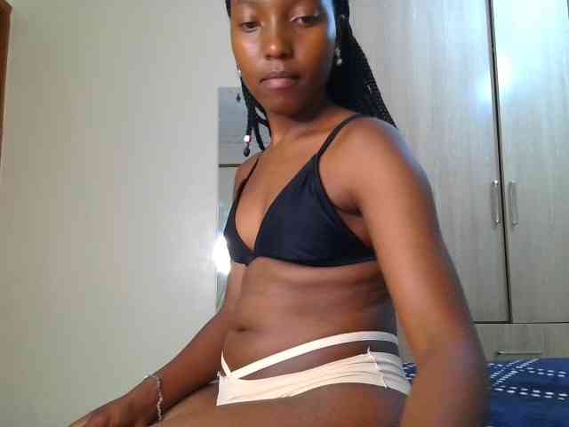 Brownchickebony webcam