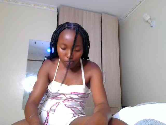 Brownchickebony Live Webcam on BongaCams