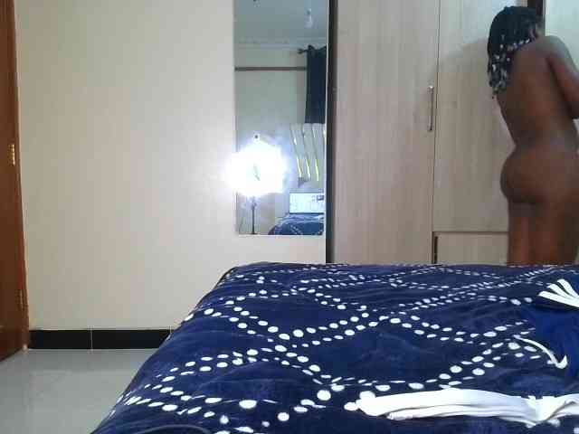 Brownchickebony webcam