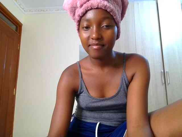 Brownchickebony webcam