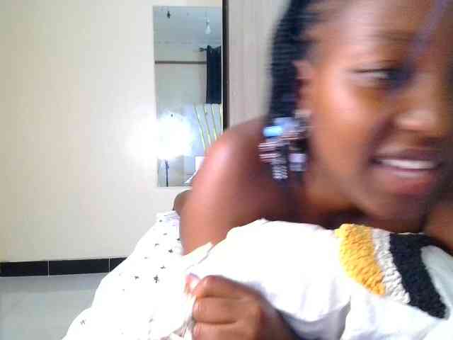 Brownchickebony webcam