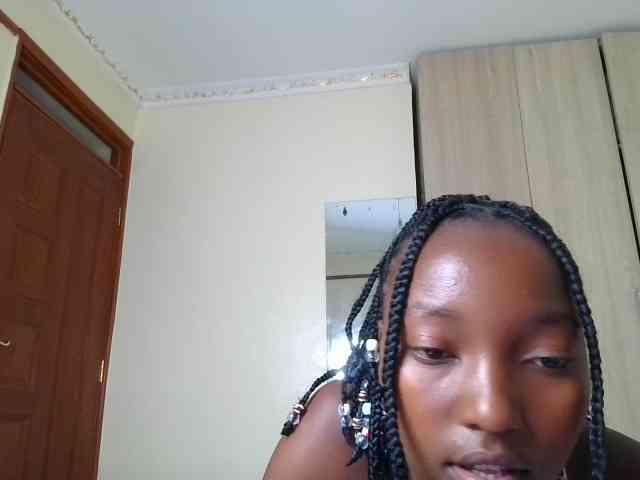 Brownchickebony webcam