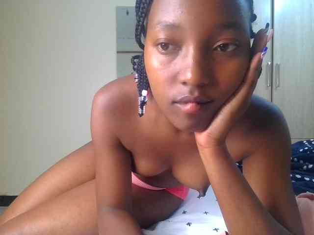 Brownchickebony webcam