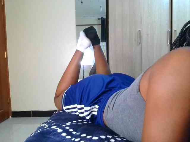 Brownchickebony webcam