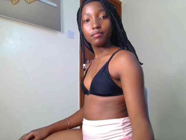 Brownchickebony webcam