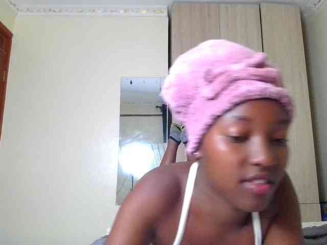 Brownchickebony webcam