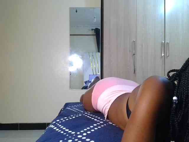 Brownchickebony webcam