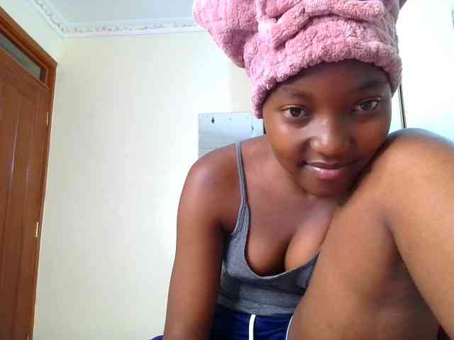 Brownchickebony webcam