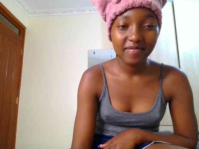 Brownchickebony webcam