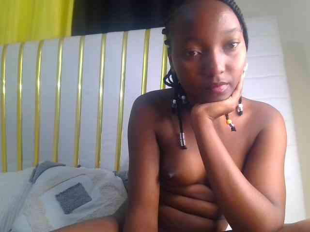 Brownchickebony webcam