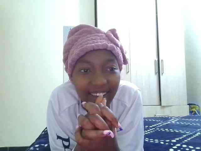 Brownchickebony webcam