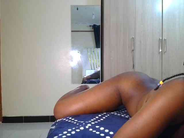 Brownchickebony webcam