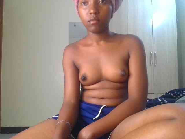 Brownchickebony webcam