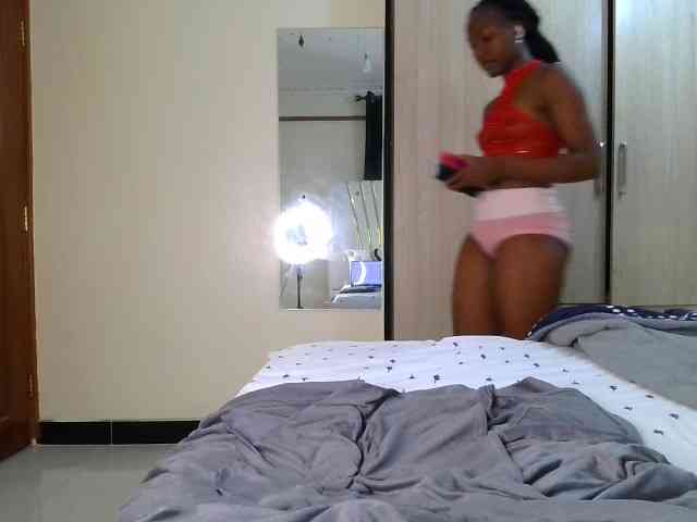 Brownchickebony webcam