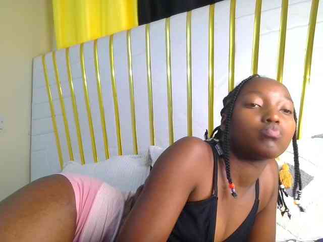 Brownchickebony webcam