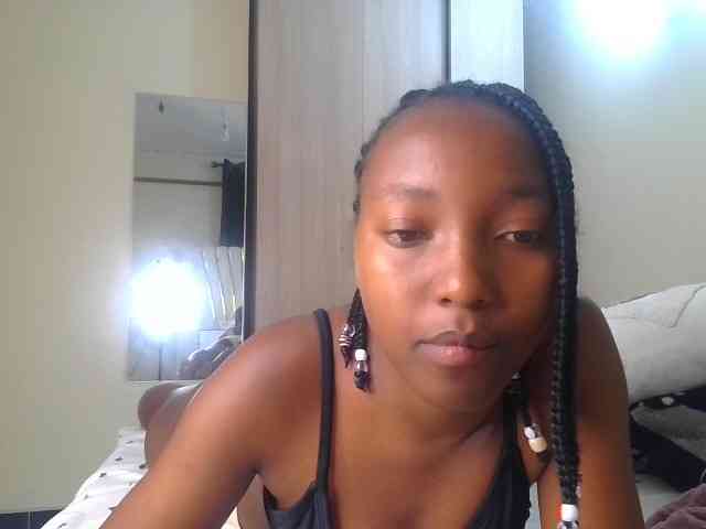 Brownchickebony webcam