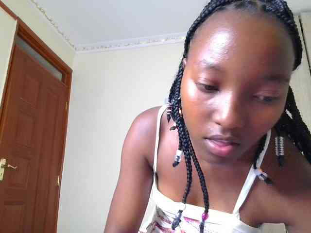 Brownchickebony webcam