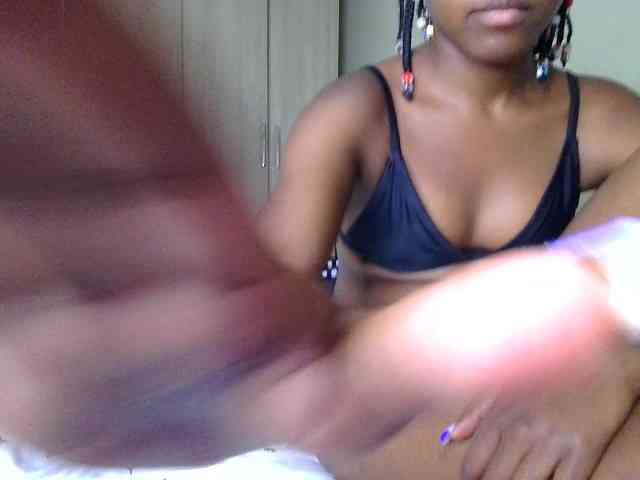 Brownchickebony webcam