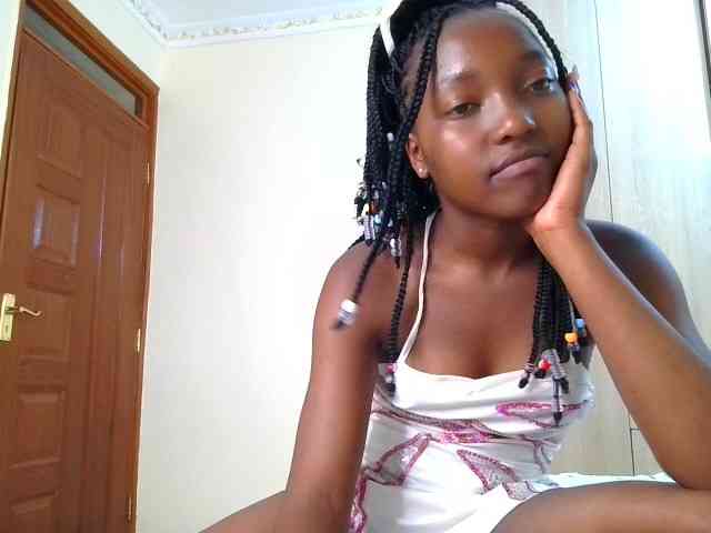 Brownchickebony webcam